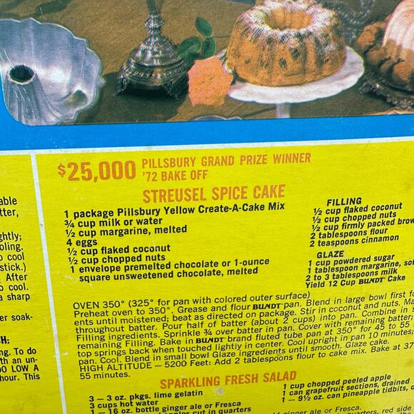 Vintage Nordic Ware Bundt Pan 12 Cup Heavy Cast Aluminum Box Recipes 10 x 4 - Picture 4 of 10